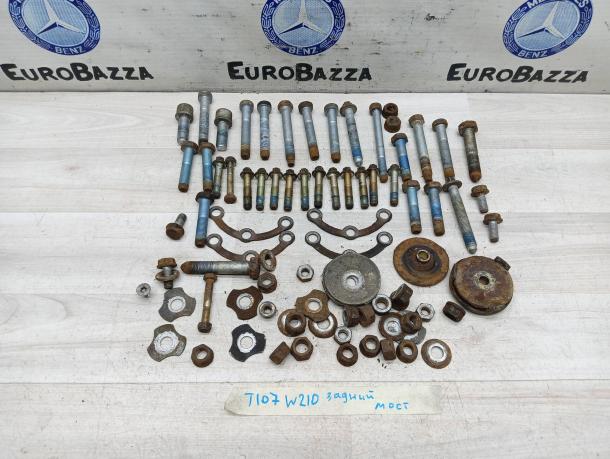 Болт подвески заднего моста Mercedes W210 A2103570675