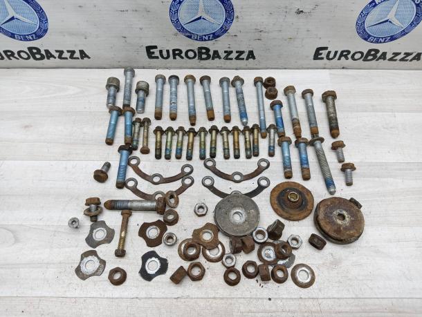 Болт подвески заднего моста Mercedes W210 A2103570675