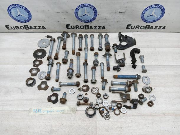 Болт подвески заднего моста Mercedes W220 A2204230271