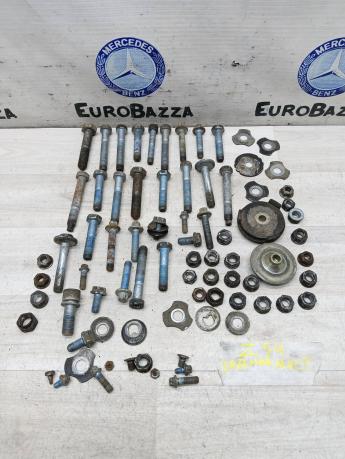 Болт подвески заднего моста Mercedes W203 A0009904303