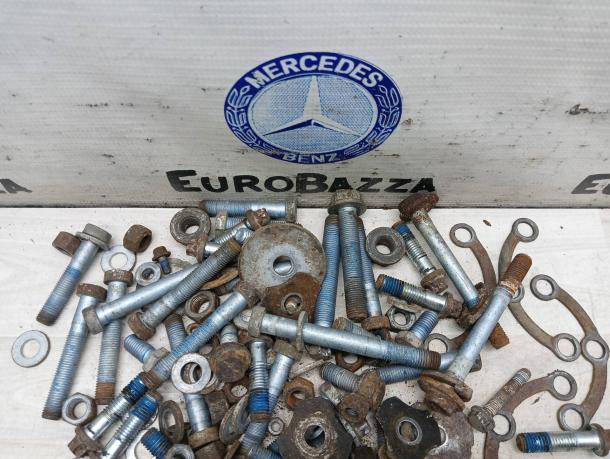 Болт подвески заднего моста Mercedes W220 A2204230271
