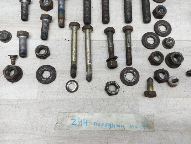 Болт подвески переднего моста Mercedes W210 A1244210571