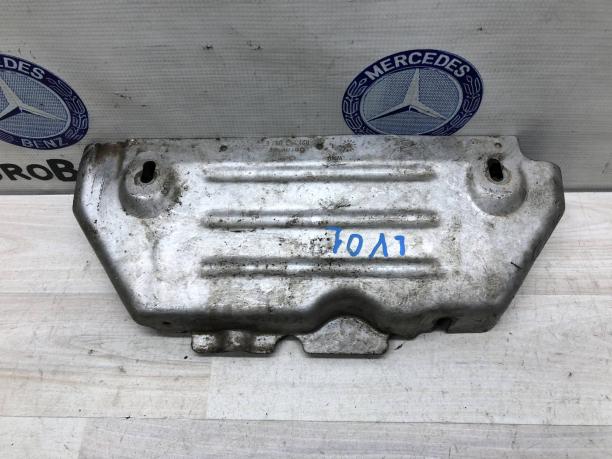 Накладка выпускного коллектора Mercedes W638 Vito A0001420520