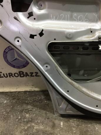 Дверь задняя левая Mercedes W211 A2117300105