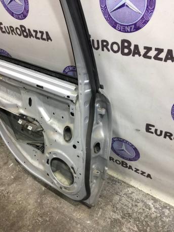 Дверь задняя левая Mercedes W211 A2117300105