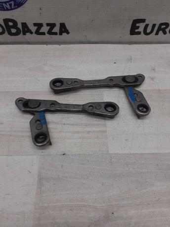 Петля капота Mercedes W212 A2048870310