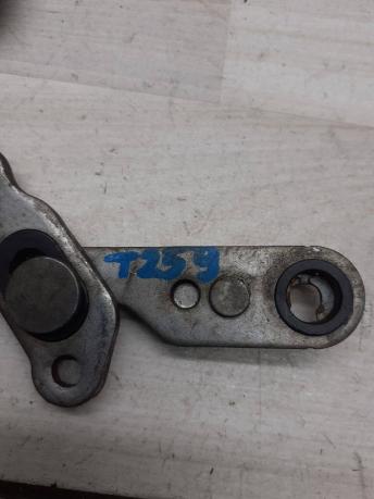 Петля капота Mercedes W212 A2048870310