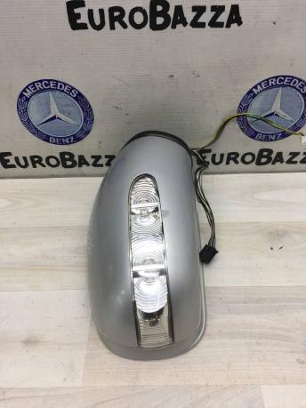 Зеркало заднего вида правое Mercedes W211 A2038101664