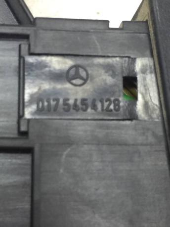Фишка блока обогрева сидений Mercedes W638 Vito A0175454128
