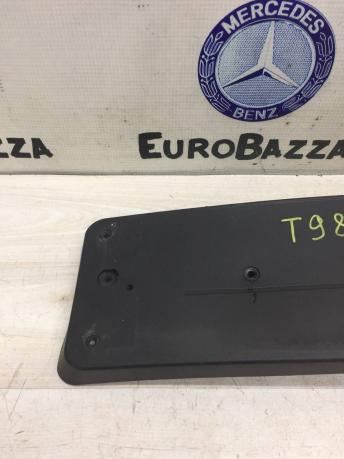 Площадка под передний номер Mercedes W212 A2128851781