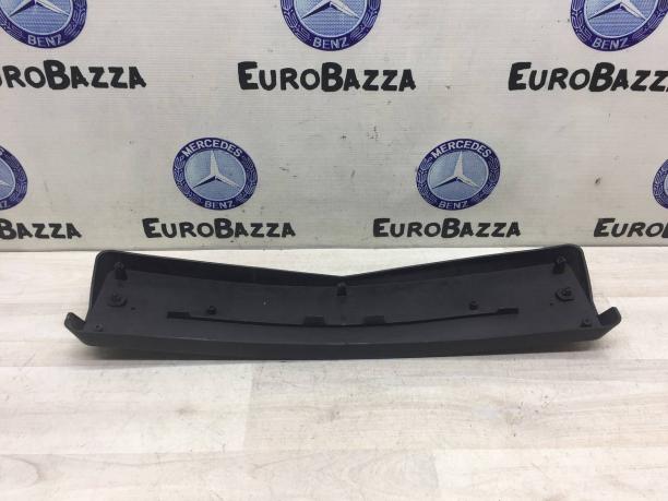 Площадка под передний номер Mercedes W212 A2128851781