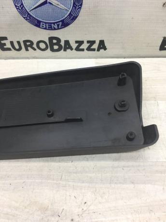 Площадка под передний номер Mercedes W212 A2128851781