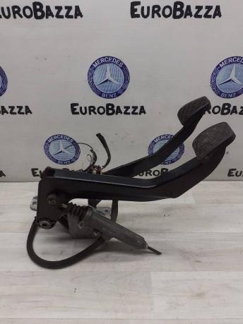 Педальный узел Mercedes W202 A2102901319