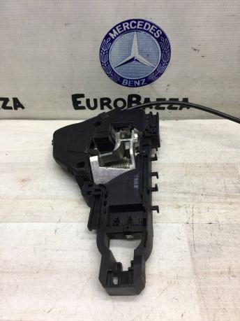 Замок двери задней левой Mercedes W164 A1647302535