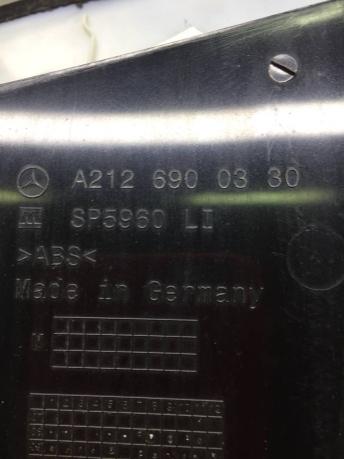 Накладка центральной стойки кузова Mercedes W212 A2126901926
