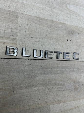 Шильдик Mercedes BLUETEC A2118170715