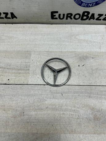 Эмблема крышки багажника Mercedes W209 A2097580058