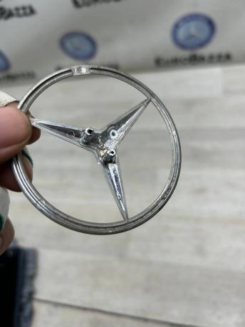 Эмблема крышки багажника Mercedes W209 A2097580058