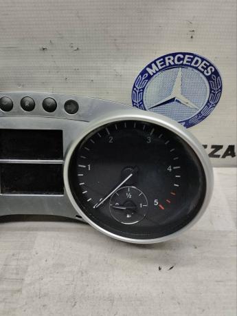 Панель приборов Mercedes W164 A2519003300