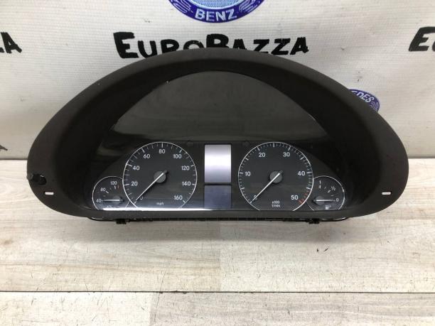 Приборная панель Mercedes W203  А2035405047 А2035405047