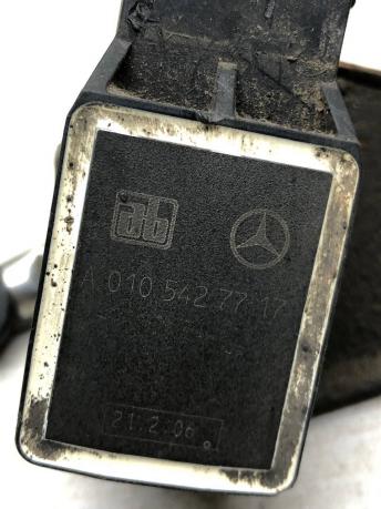 Датчик уровня подвески задний Mercedes W221 A2213202089