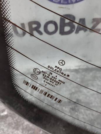 Стекло заднее Mercedes W203 A2036700580
