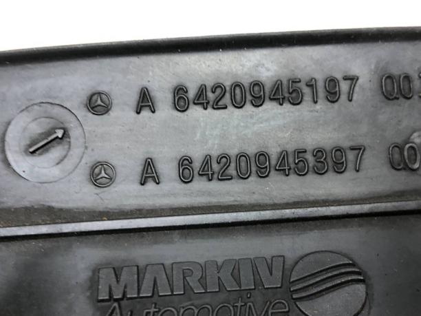 Патрубок воздушного фильтра Mercedes W221 A6420945497