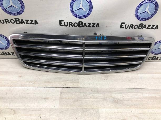Решетка радиатора Mercedes W203 A2038800223