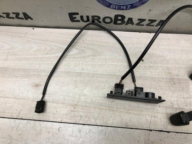 Форсунки стеклоомывателя на шланге Mercedes R170 A1708601747