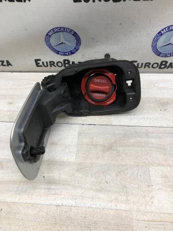 Лючок бензобака Mercedes W221 A2217570006