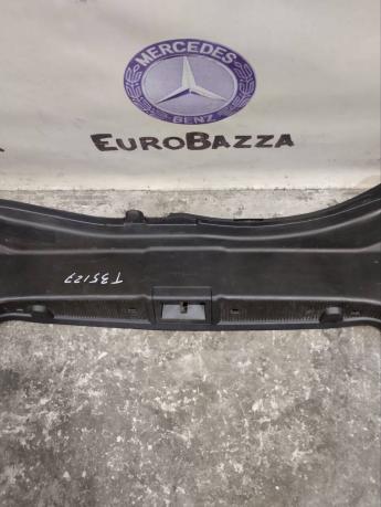 Накладка погрузочного контура Mercedes W203 A2036900525