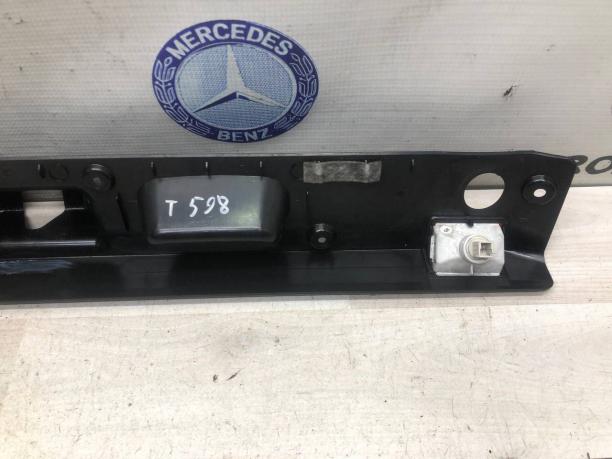 Накладка крышки багажника Mercedes W221 A2217500093