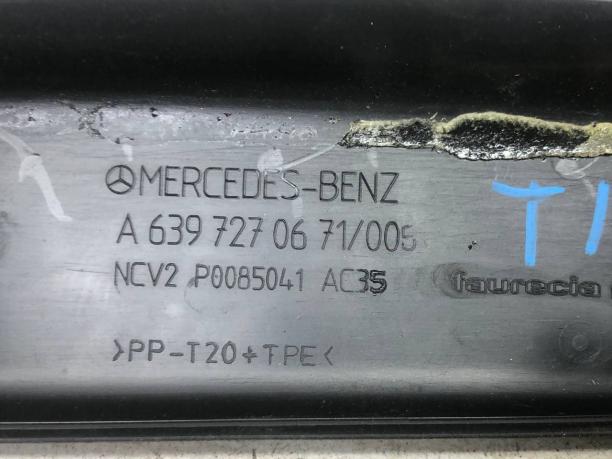 Накладка передней двери внутренняя Mercedes W639 A6397270771