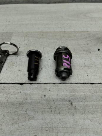Личинка с ключом и замком багажника Mercedes W221 A2217600177