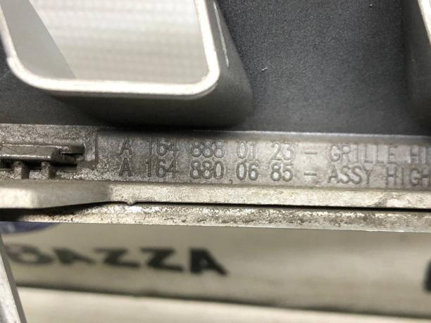 Решетка радиатора Mercedes W164 A1648800685
