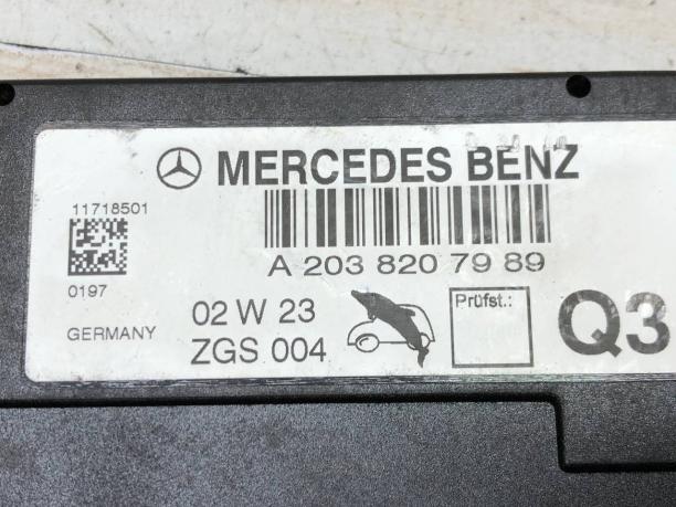 Антенный усилитель Mercedes W203 Wagon A2038207989