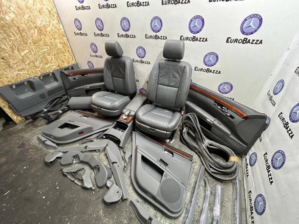 Передние сидения Mercedes W221 A2219100546