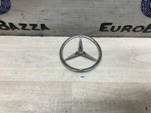 Эмблема крышки багажника Mercedes W220 A2207580058