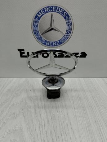 Знак в капот Mercedes W211 A2218800086