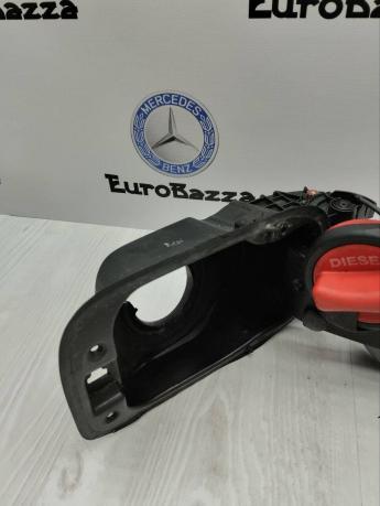 Лючок бензобака Mercedes W221 A2217570006