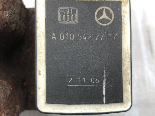 Датчик уровня подвески Mercedes W211 A0105427717