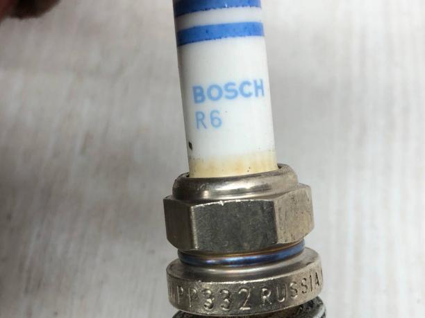 Свеча зажигания иридиевая Bosch R6 R6MPP332