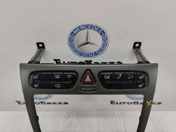 Накладка центральной консоли Mercedes W203 A2036809039