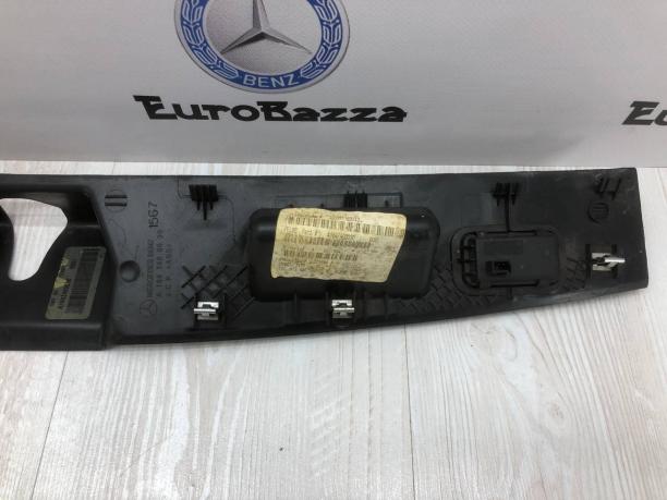 Накладка нижнего проема багажника Mercedes W164 A1647400030