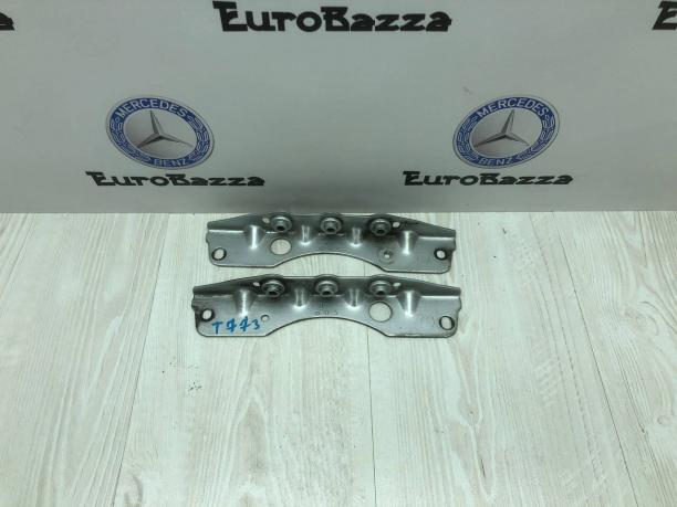 Крепление петли капота Mercedes W221 A2218800137