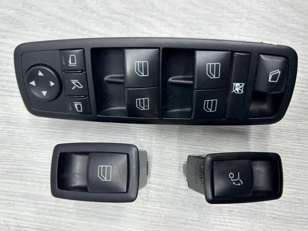 Блок кнопок стеклоподьемников Mercedes X164 А2518300590 А2518300590