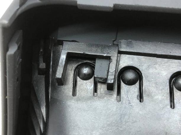 Ремкомплект бокового дефлектора Mercedes W211 A2118301154
