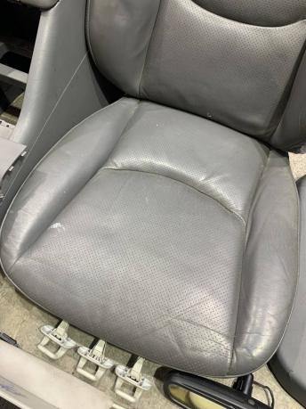 Передние сидения Mercedes W163 A1639100846