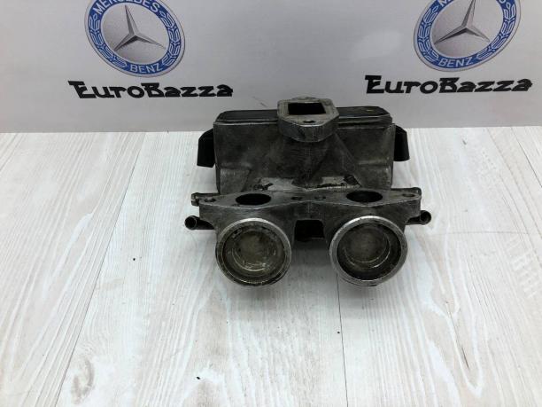 Клапан EGR Mercedes Om628 A6281400060