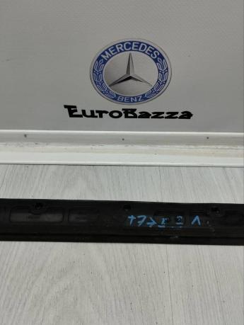 Нижняя накладка задней двери левая Mercedes W164 A1646904962